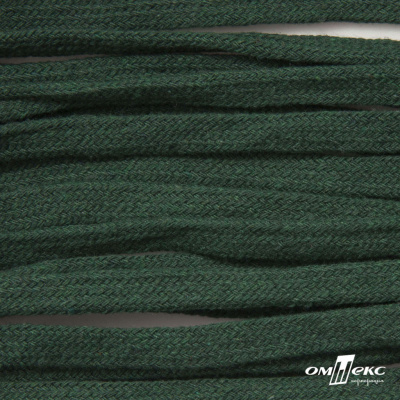 Шнур плетеный d-8 мм плоский, 70% хлопок 30% полиэстер, уп.85+/-1 м, цв.1016-т.зеленый - купить в Обнинске. Цена: 742.50 руб.